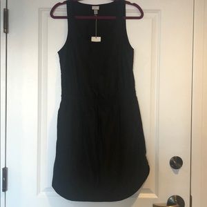 Casual black sleeveless dress